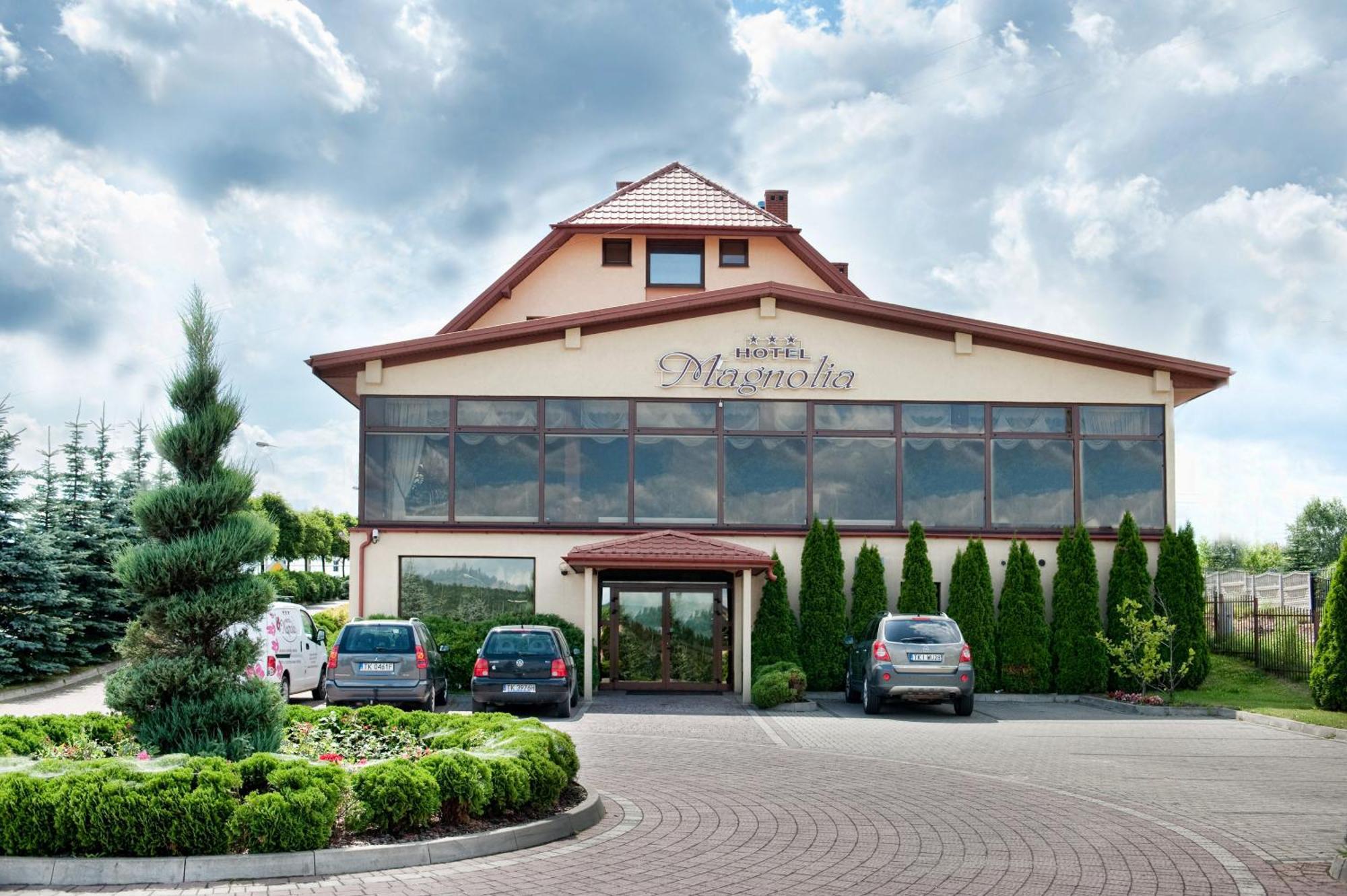 Hotel Magnolia Sitkowka-Nowiny Exterior photo